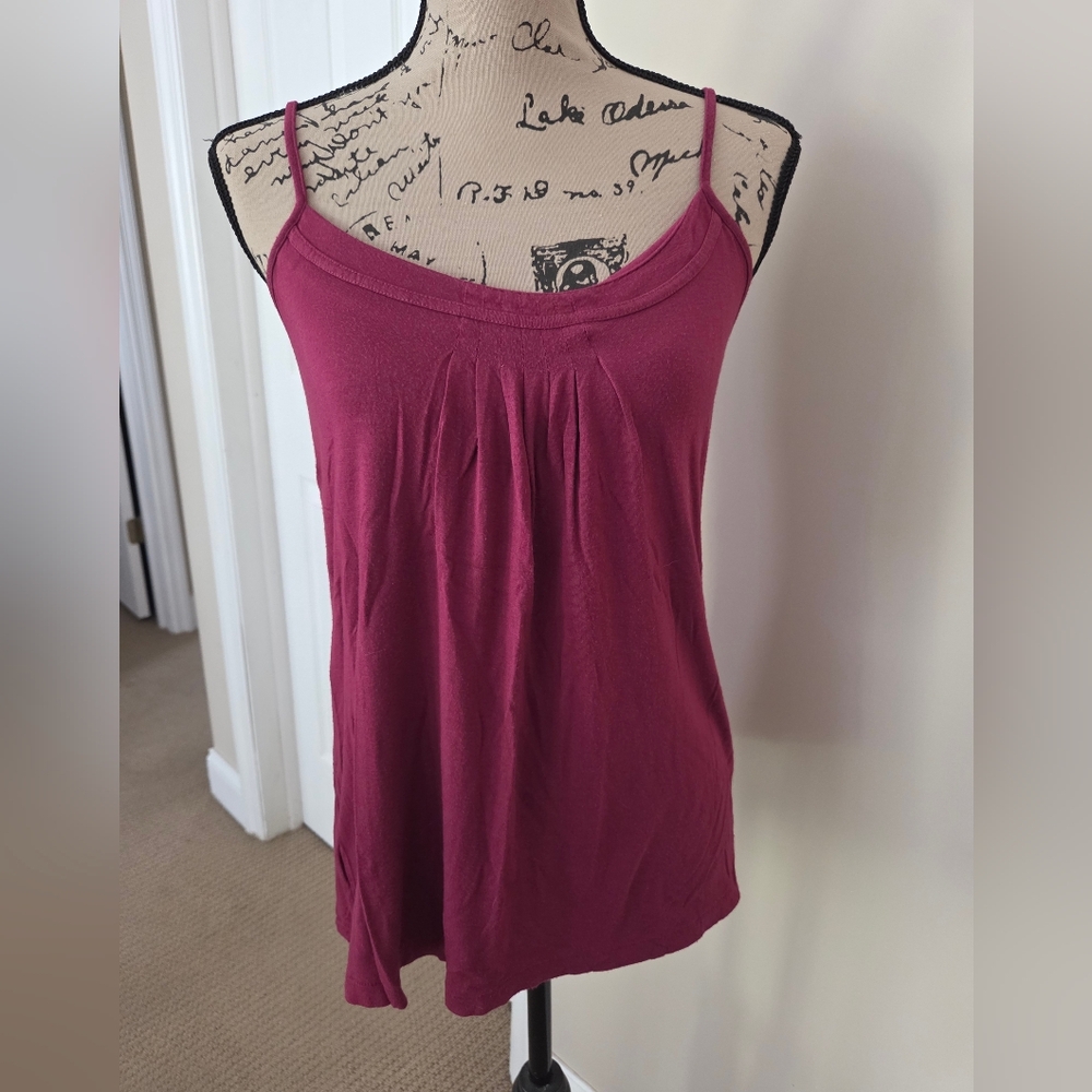 Women’s Loft Sleeveless Pleated Cami Tank - Berry Medium